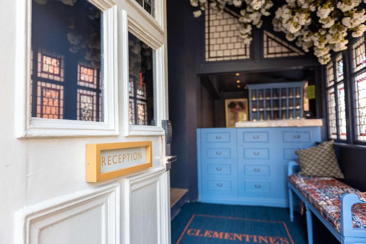 Clementine'S Guest House York Eksteriør billede Reception at Clement's Inn